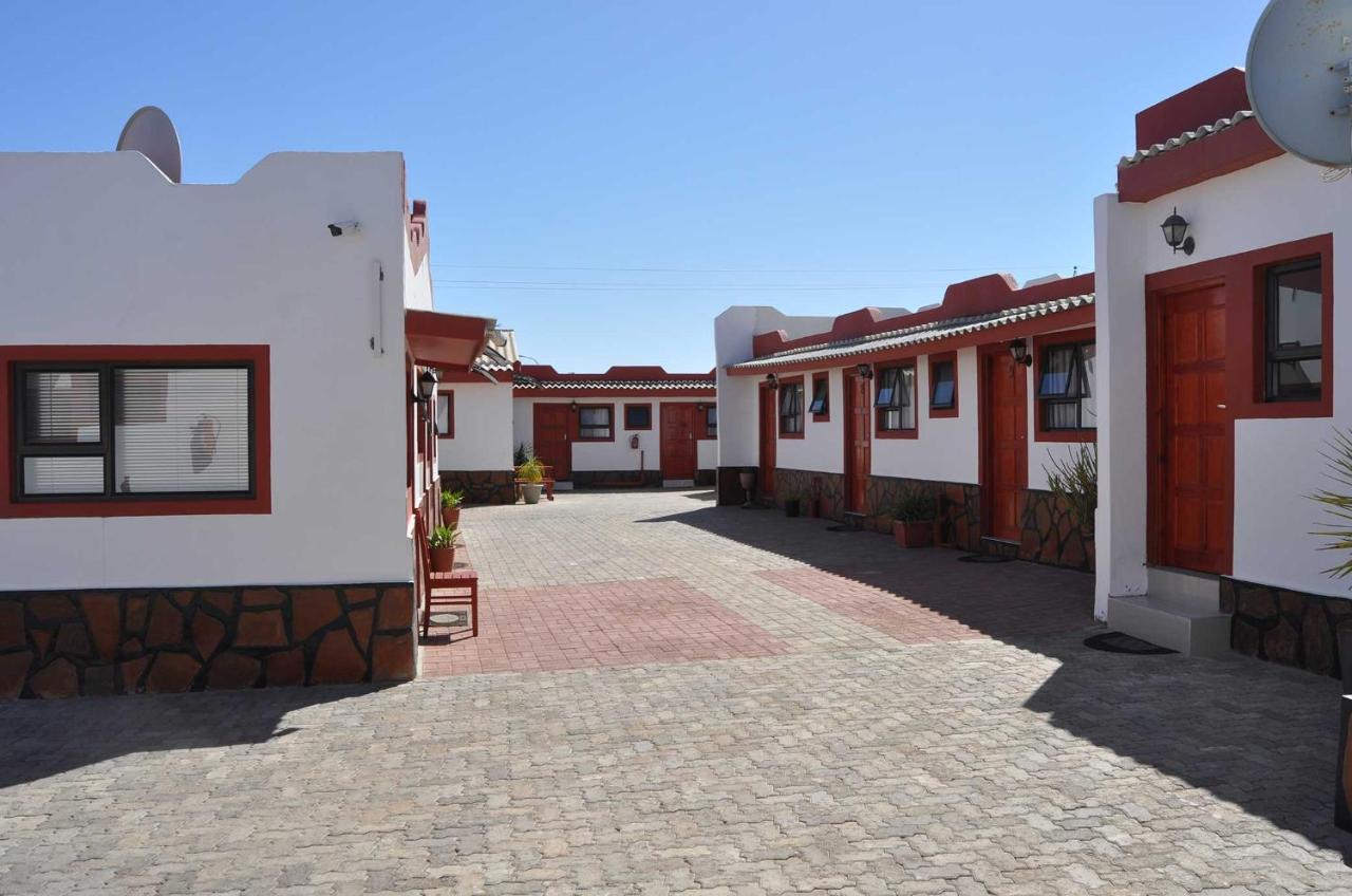 Timo'S Guesthouse Accommodation Lüderitz Exterior foto
